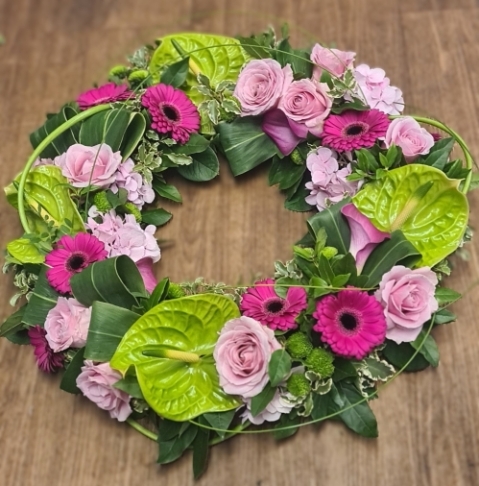 CONTEMPORARY SERENITY WREATH